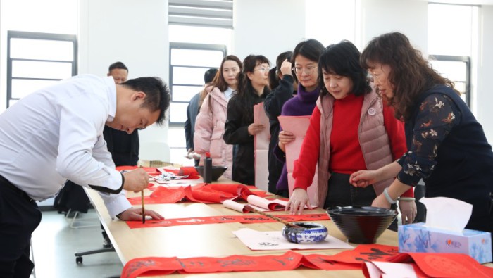 甘肅能化集團邀請省内書法家開展“迎新春 送祝福”活動